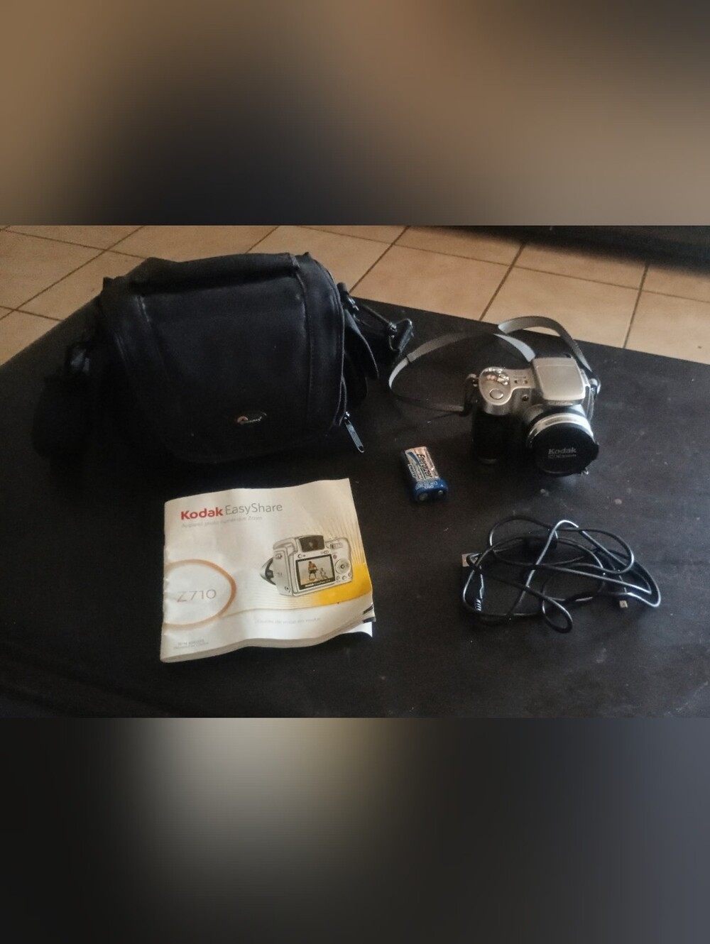 Kodak Z710 Digital Camera in Black and Silver with Accessories